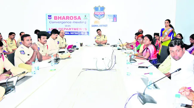 లైంగిక దాడులపై ధైర్యంగా ఫిర్యాదు చేయాలి