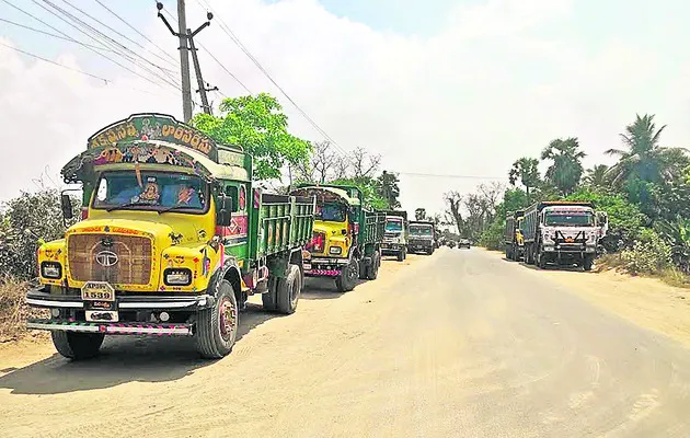 సాంకేతిక లోపంతో ఇసుక రవాణాకు బ్రేక్