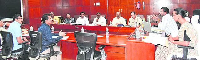 ఇసుక కొరత లేకుండా చర్యలు చేపట్టండి