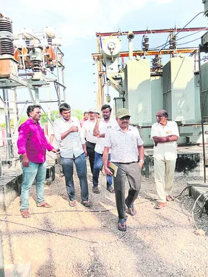 నాణ్యమైన విద్యుత్ అందించాలి