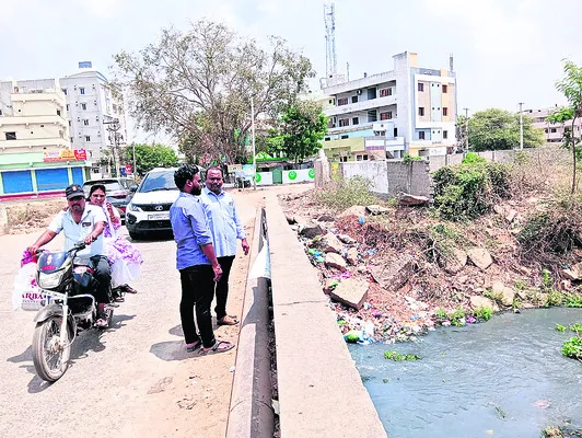 బఫర్జోన్లో నిర్మాణాలపై సర్వే