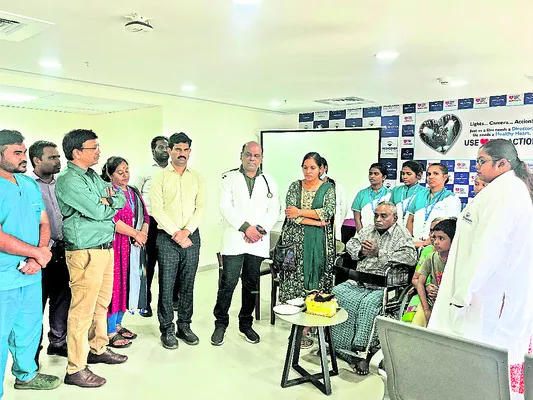 వృద్ధుడికి అరుదైన గుండె శస్త్రచికిత్స