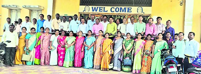 విద్యార్థులను ఉత్తమంగా తీర్చిదిద్దాలి