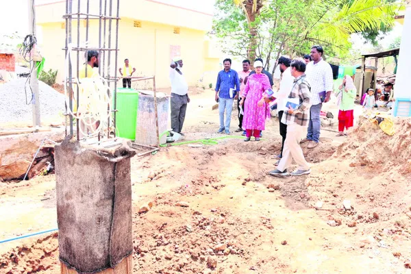 ఇళ్ల నిర్మాణంలో నాణ్యత లోపించొద్దు