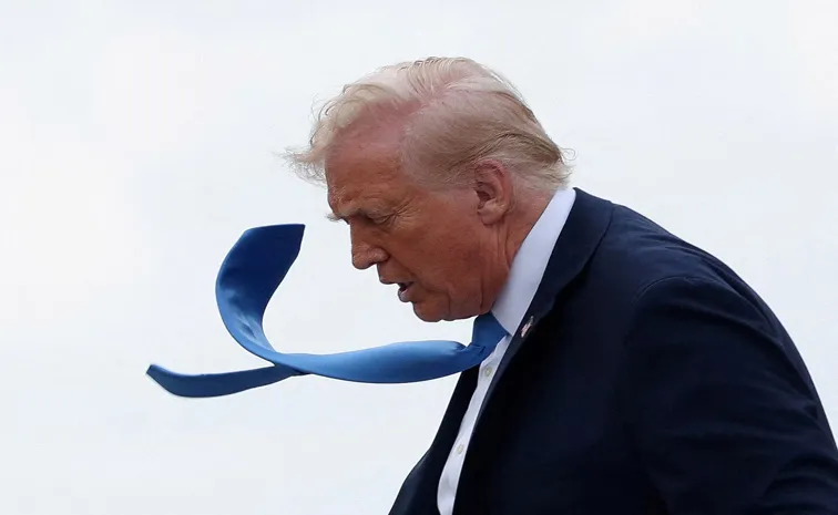 US President Donald Trump Public image image down 43 percent
