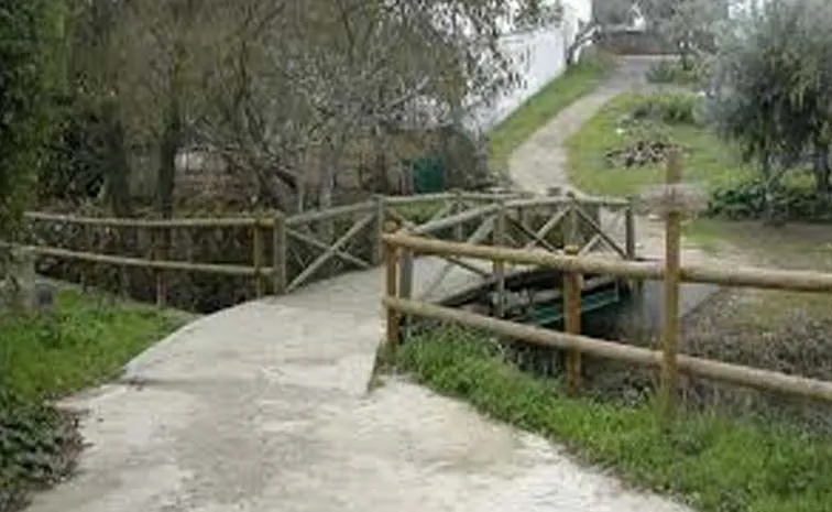 The Worlds Shortest International Bridge Connects Spain And Portuguese