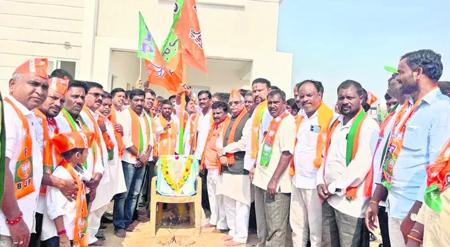 ‘స్థానిక’ ఎన్నికల్లో సత్తా చాటుదాం