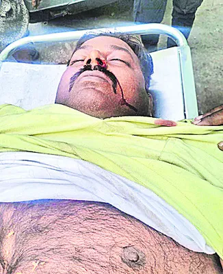 ట్రాక్టర్ బోల్తా పడి వ్యక్తి మృతి