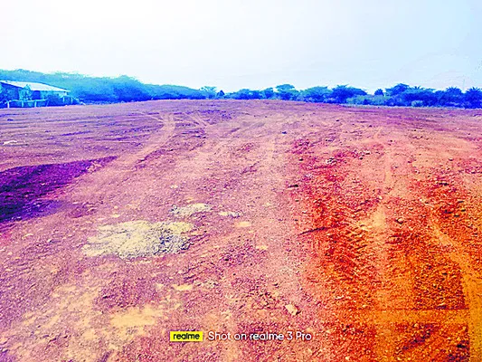 సాగునీటి కాలువ ఆక్రమణ