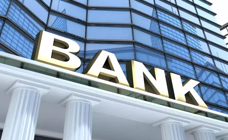 Women Bank Accounts High in India