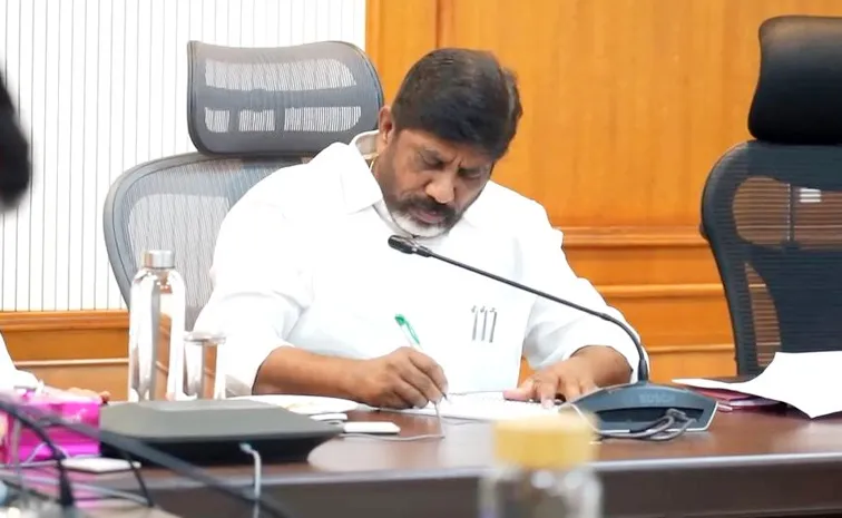 Telangana Govt Withdraws Cases On HCU Students