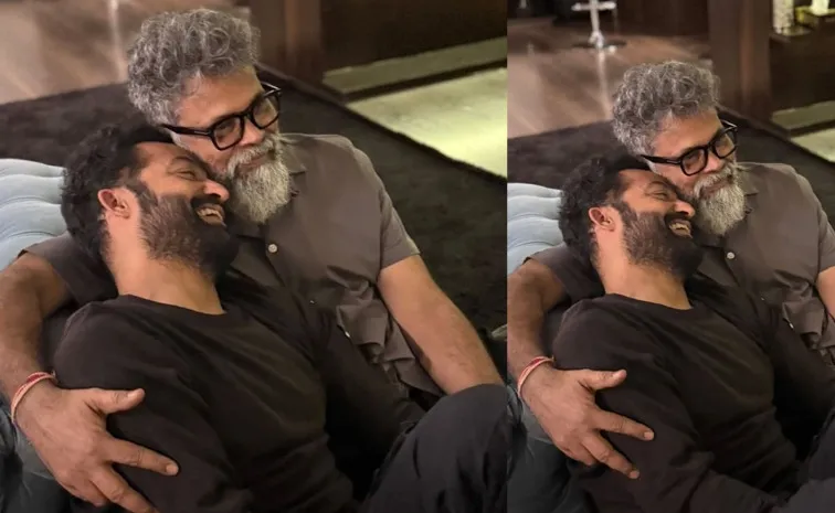 Ntr Visits Sukumar House Pic Viral