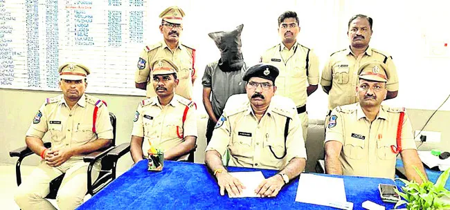 అంతర్రాష్ట్ర దొంగ అరెస్ట్