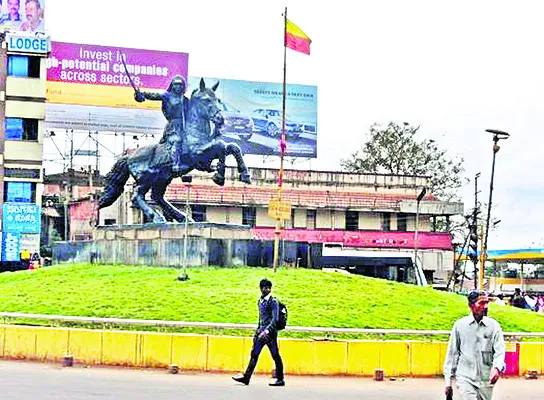 త్వరలో చెన్నమ్మ సర్కిల్లో సంచారం బంద్
