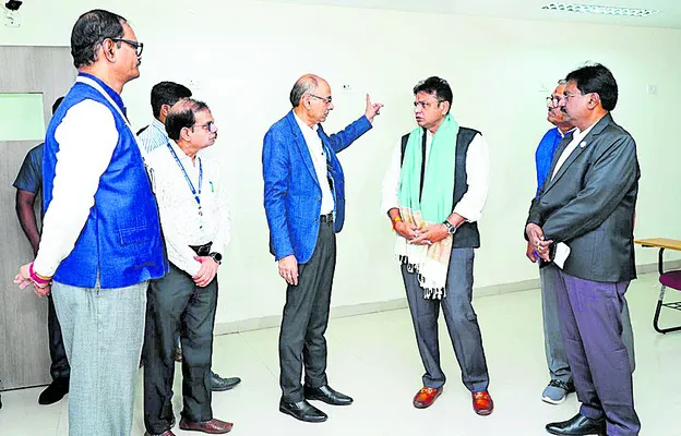 యువతలో నైపుణ్యాన్ని వెలికితీయాలి