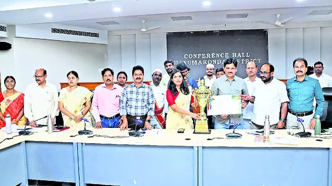హనుమకొండ కలెక్టరేట్ పార్కుకు ఉత్తమ అవార్డు