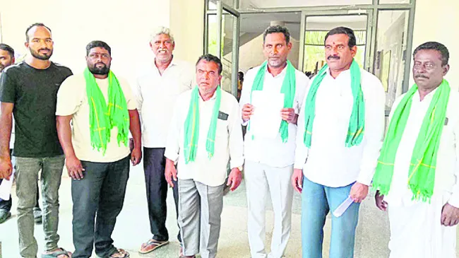 దళారు