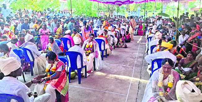 నీలకంఠాపురంలో సామూహిక వివాహాలు