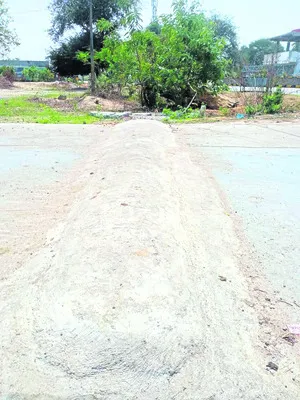 ● ప్రమాదకరంగా మారిన స్పీడ్ బ్రేకర్లు