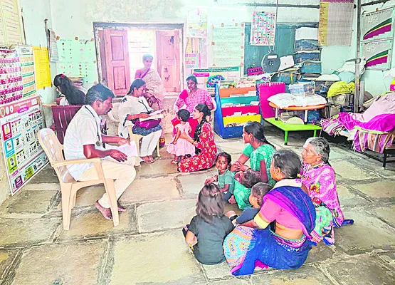 చిన్నారులకు వైద్య పరీక్షలు
