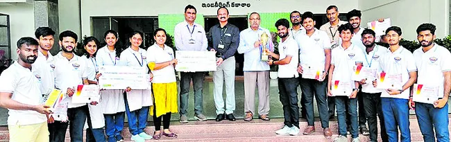 ఈ–బైక్ డిజైన్ పోటీల్లో ఆర్వీఆర్జేసీ ప్రతిభ