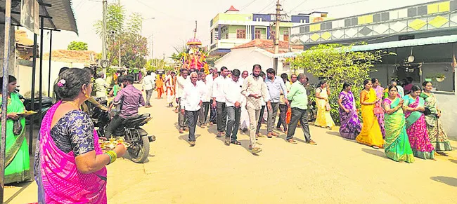 గరుడ వాహనంపై రాములోరి విహారం