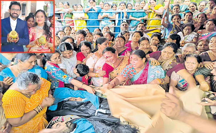 Simhachalam Temple Tragedy Victims Family members fires on TDP govt