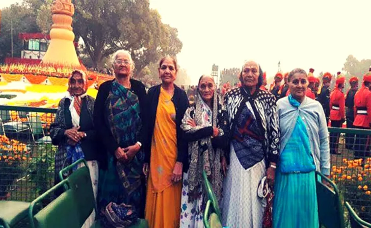 1971 after Pakistan bombed Bhuj airbase 300 women from Madhapur rebuilt