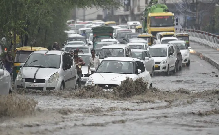 Heavy Rain, Dust Storm In Delhi NCR