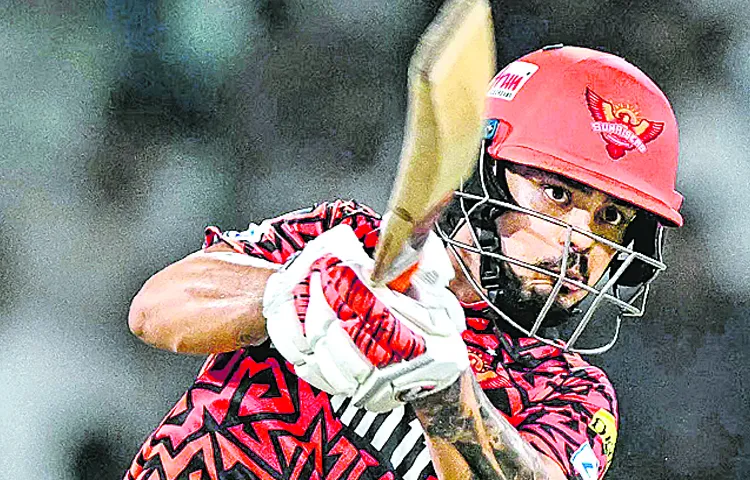 Hyderabad beat Royal Challengers Bangalore by 42 runs