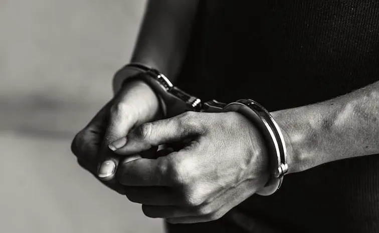 Cbi Arrests Deputy Director Of Ed In Bribery Case