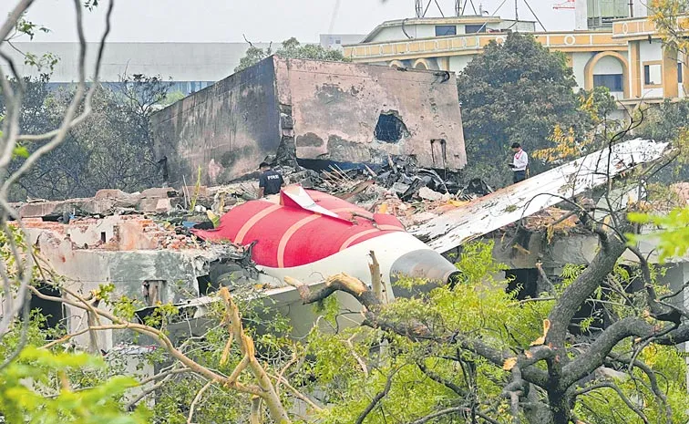 Air India crash probe focuses on engine, flaps