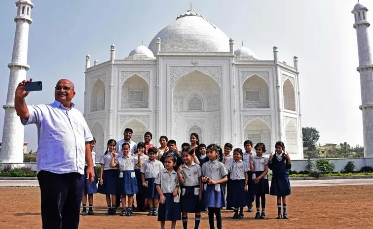 MP Man Taj Mahal Style Home Viral Details