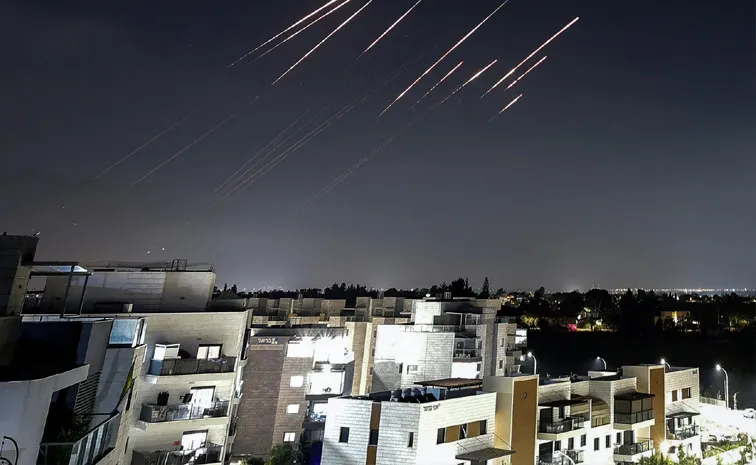 Israeli Military hits Iran Defence Ministry hq Nuclear site