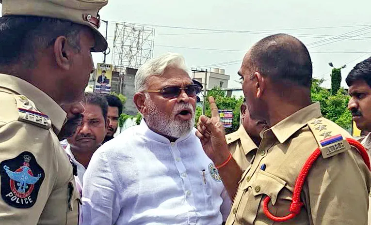 Pattabhipuram CI Venkateswarlu over action on ambati rambabu