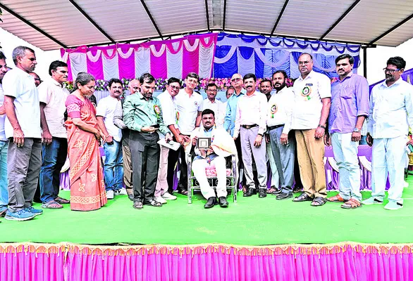 ‘ఆకర్ష్’ సేవలు అభినందనీయం