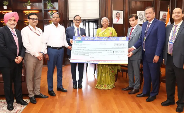 LIC pays Rs 7324 crore dividend to government