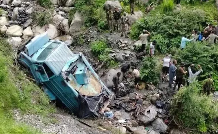 Jammu and Kashmir Udhampur CRPF jawans Vehicle Accident Details
