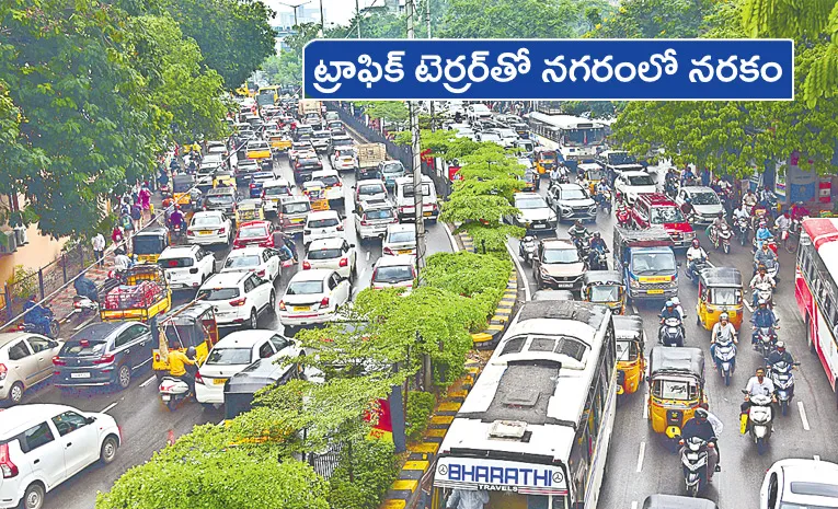 Traffic Jam in Several Areas Due to Heavy Rains