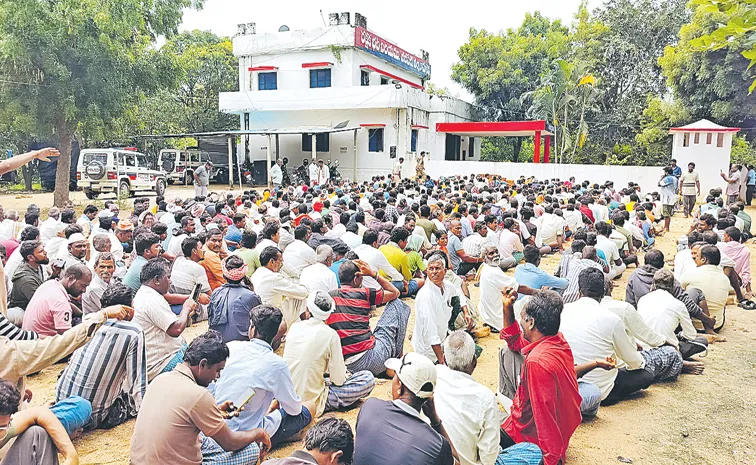 Urea tokens for farmers in Police stations At Telangana
