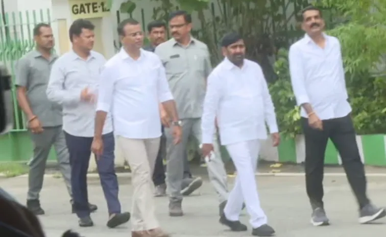 BRS MLAs To Assembly For Defecting MLAs Issue