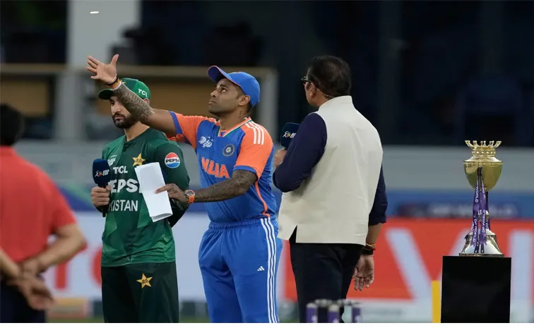 Will ICC Penalise India for Avoiding Post-Match Handshakes With Pakistan Players? Rules what say