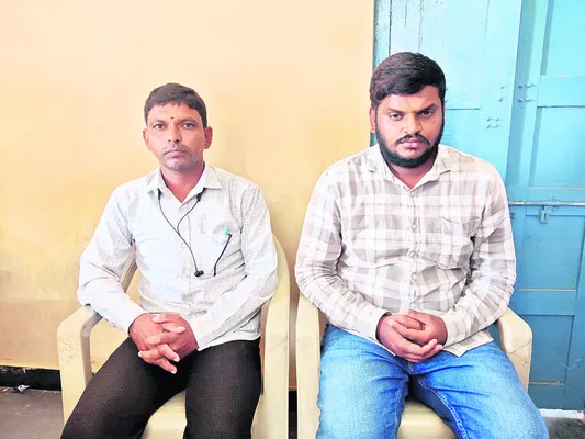 కొత్తకోట తహసీల్దార్ కార్యాలయంలో ఏసీబీ దాడి