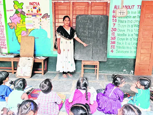 Naidu Bhavani teaching a lesson