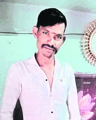 కారు, బైక్ ఢీ