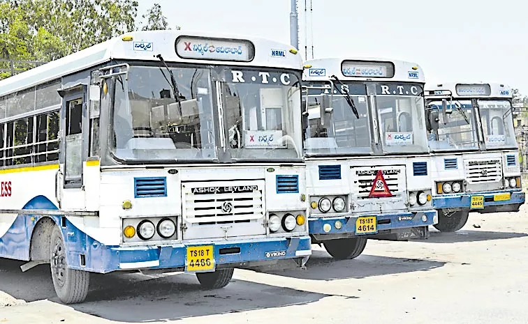 TGSRTC to Operate 7,754 Special Buses for Bathukamma and Dasara