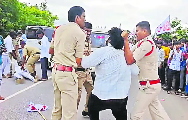 Protests against the privatization of medical colleges