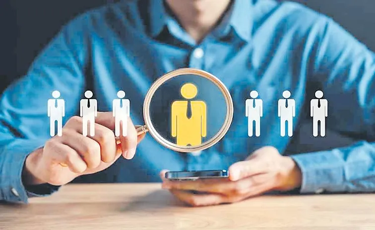 India white-collar hiring up 3percent in August 2025