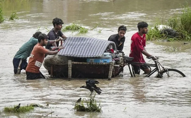 Delhi Heavy Rains: Yamuna River Floods Latest News Updates