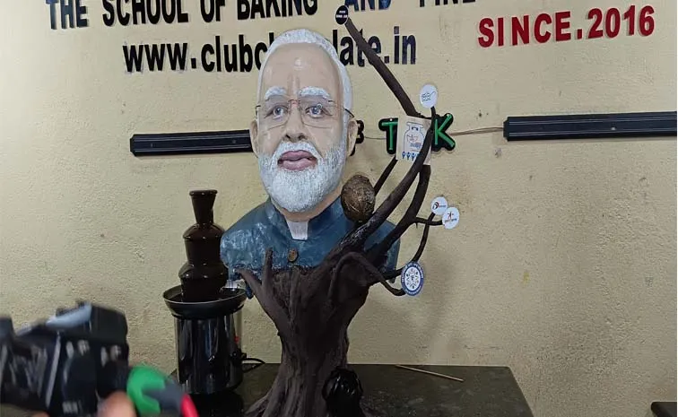 A 70 kg Chocolate Sculpture Of PM Modi In Odisha